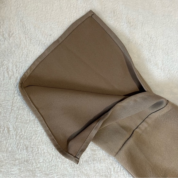 ✨3/$15✨ Off The Shoulder Bell Sleeve Top - Picture 2 of 3